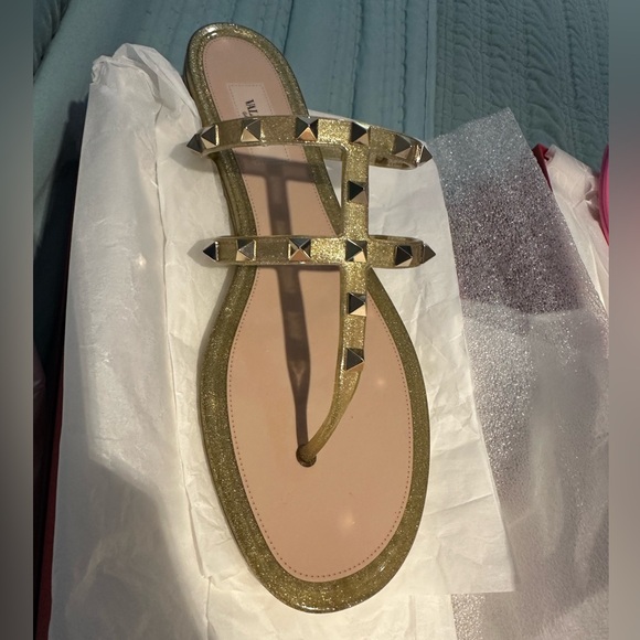 🩴NWT Valentino Garavani FLAT RUBBER SANDAL Size:colors various white pink Gold - Picture 6 of 8